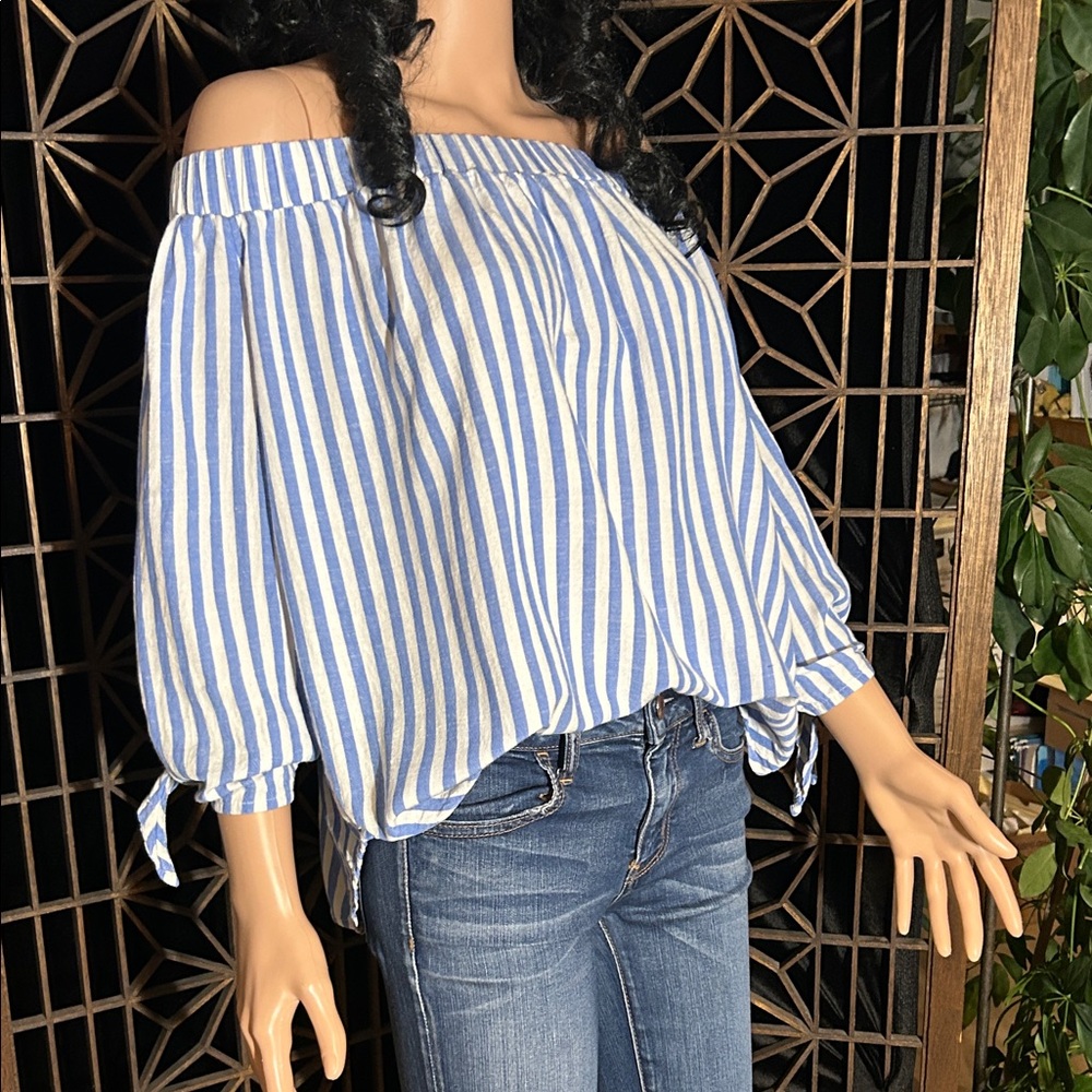 OLD NAVY OFF THE SHOULDER TOP L